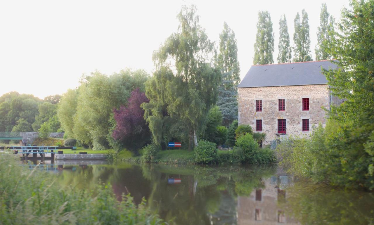 Le Moulin Du Mottay Bed & Breakfast Évran Екстериор снимка